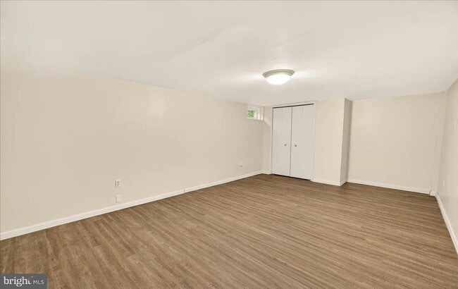 Building Photo - 7203 Peekskill Dr