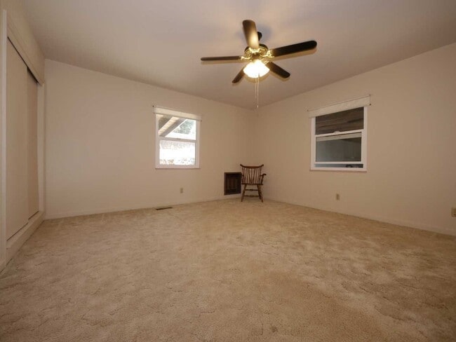 Building Photo - 209 Schober Ave