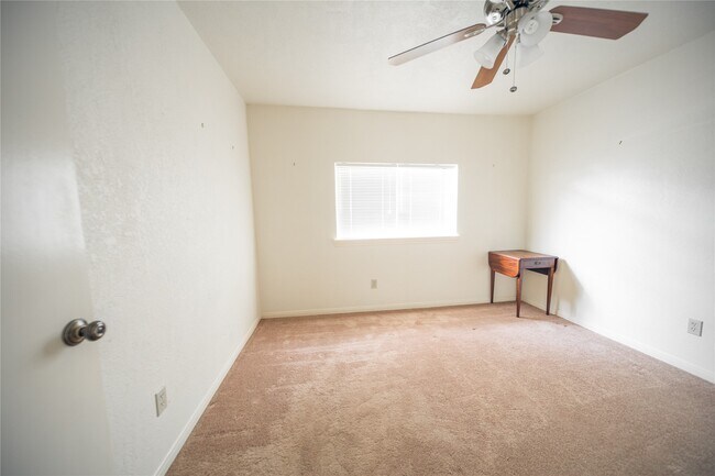 Building Photo - 13927 Lynnwood Ln