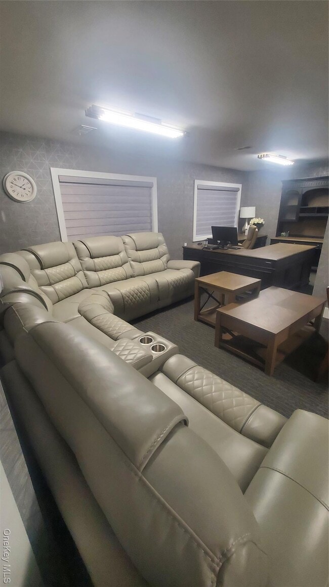 Building Photo - 702 Kennedy Dr