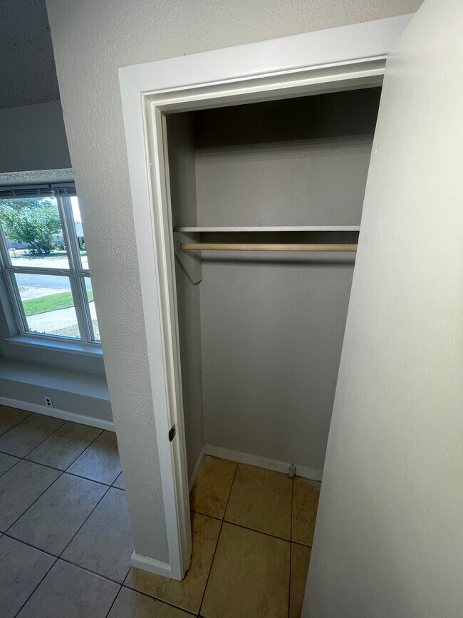 Building Photo - 7036 Crosstimbers Ln