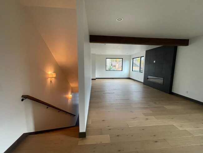 Building Photo - Whitefish Landing Town House