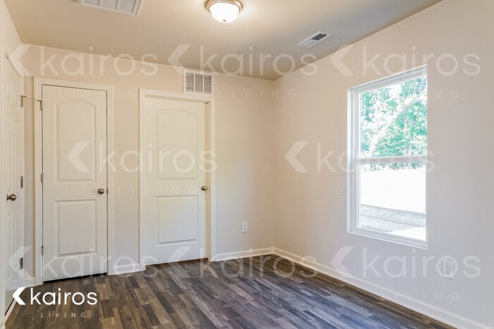 Building Photo - 3919 Miller Dr