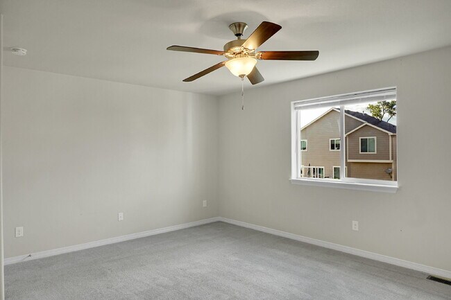 Building Photo - $1,995 - 3 Bed, 2.5 Bath Home in Colorado ...