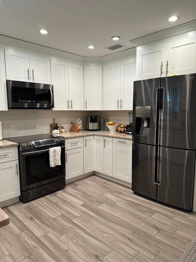 Building Photo - 917 SW 36th Terrace