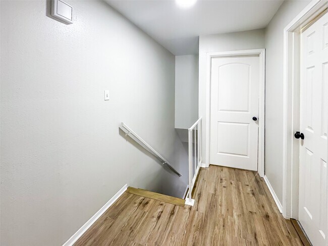 Building Photo - 1715 Moritz Dr