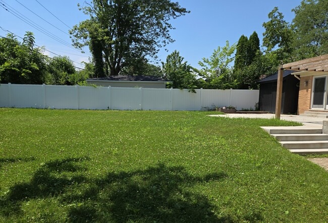 Building Photo - 635 Cumberland St