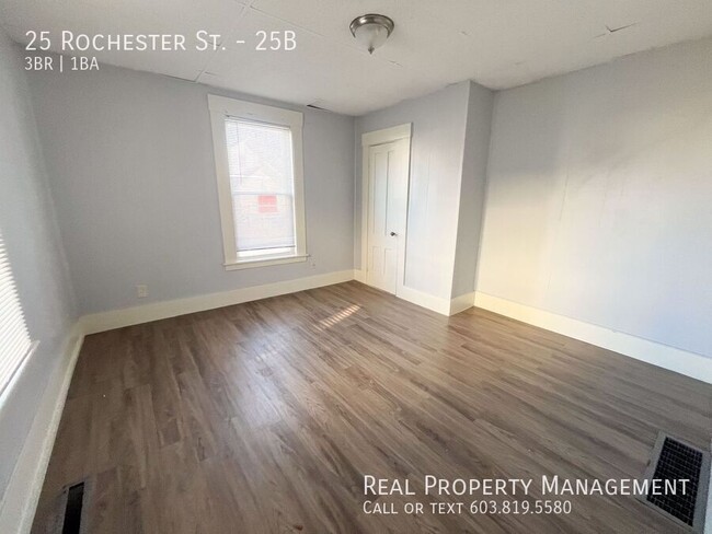 Building Photo - Beautifully Renovated 3 Bedroom, 1 Bath Ap...