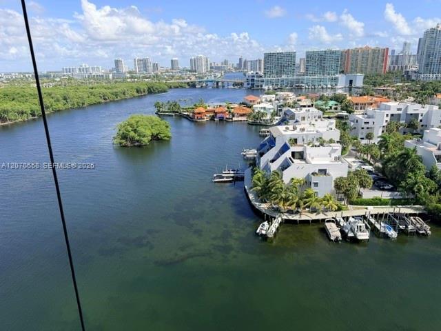 Building Photo - 400 Kings Point Dr