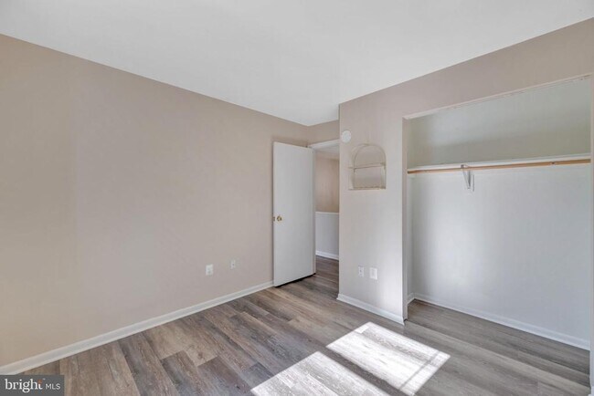 Building Photo - 281 Ternwing Dr