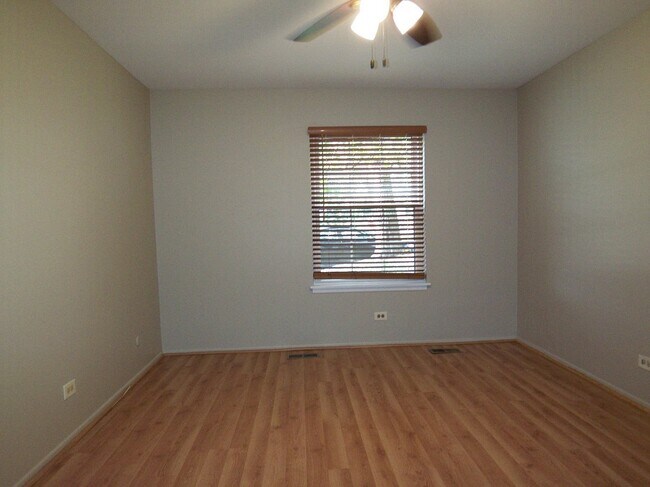 Building Photo - 1546 Williamsburg Dr