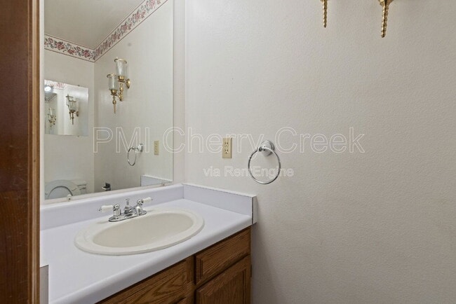 Building Photo - 2228 S Jasper Way