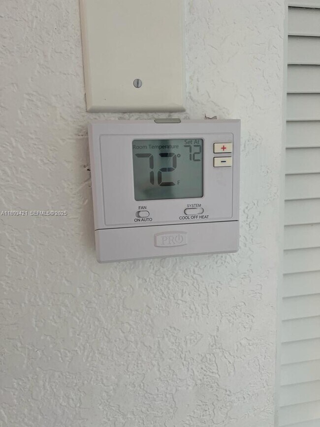 Building Photo - 2670 W 76th St