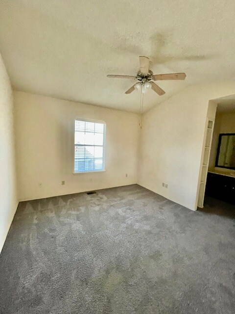 Building Photo - 600 Bagby Ave