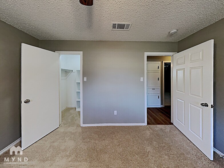 Building Photo - 405 Stoneybrook Dr