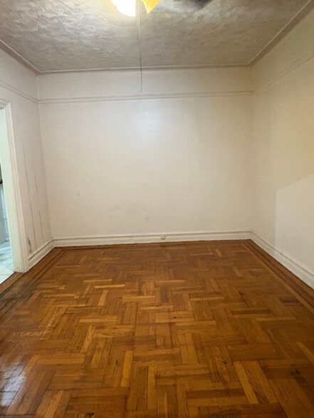 Building Photo - 14 E 96th St