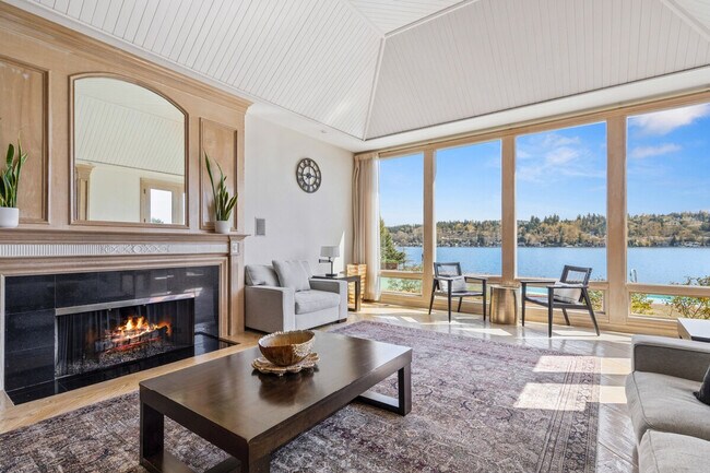 Building Photo - 6408 E Mercer Way