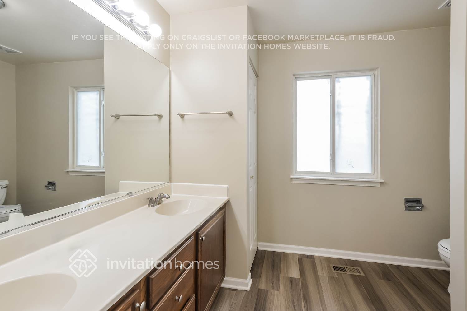 Building Photo - 290 S Annandale Dr