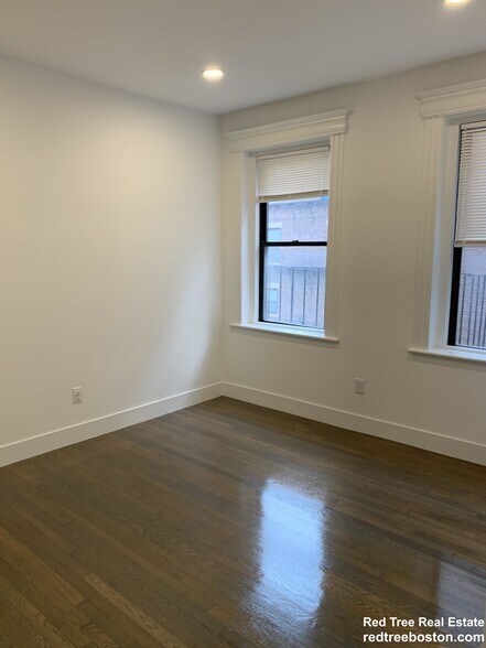 Building Photo - 11 Queensberry St