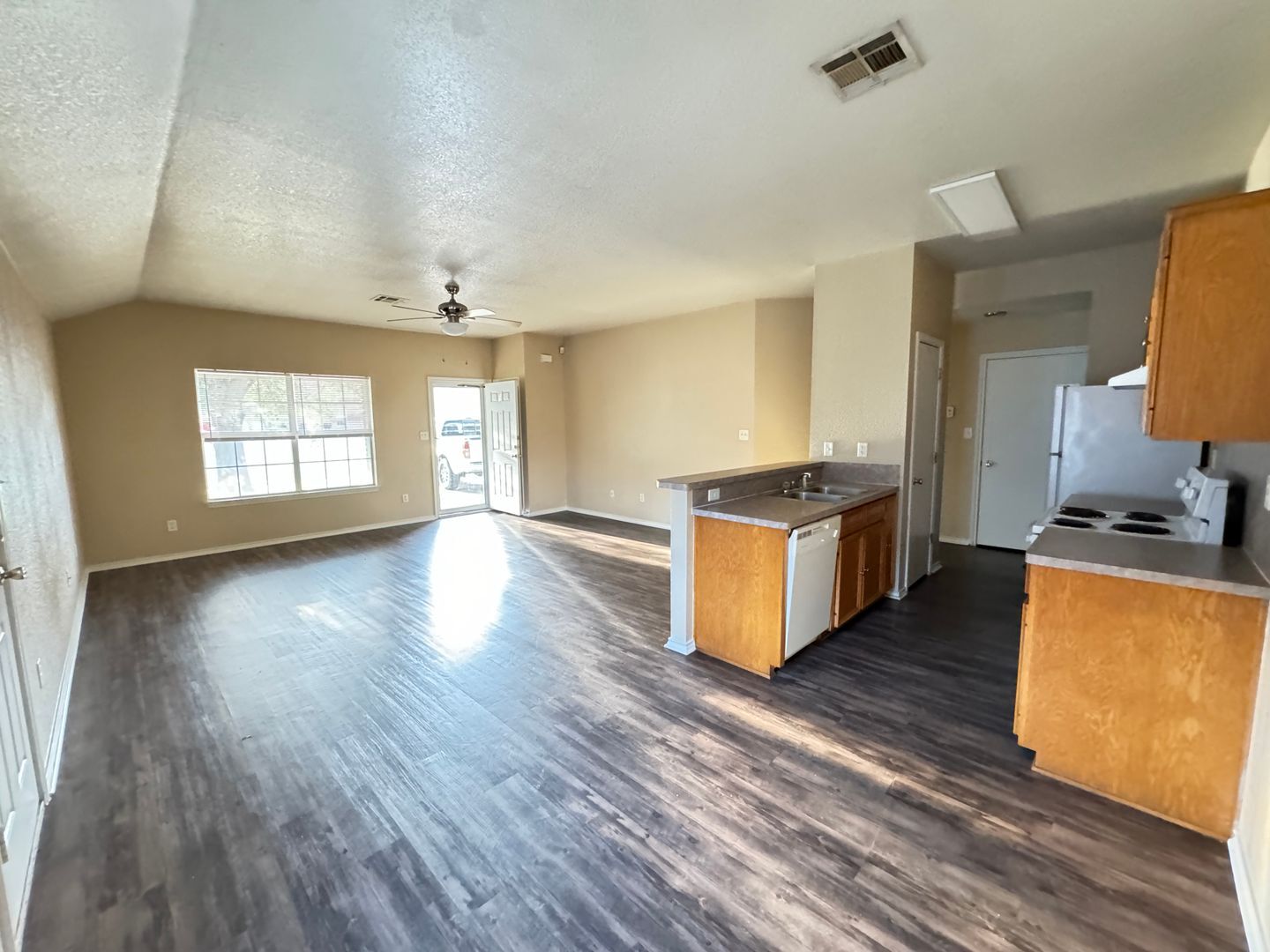 Building Photo - 3406 Toledo Dr