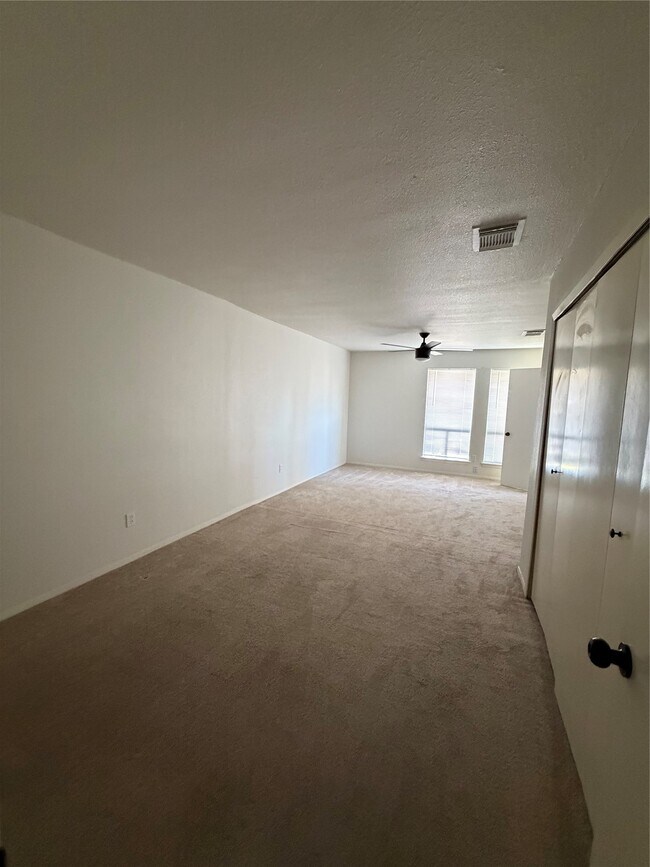 Building Photo - 23103 Calico Corners Ln