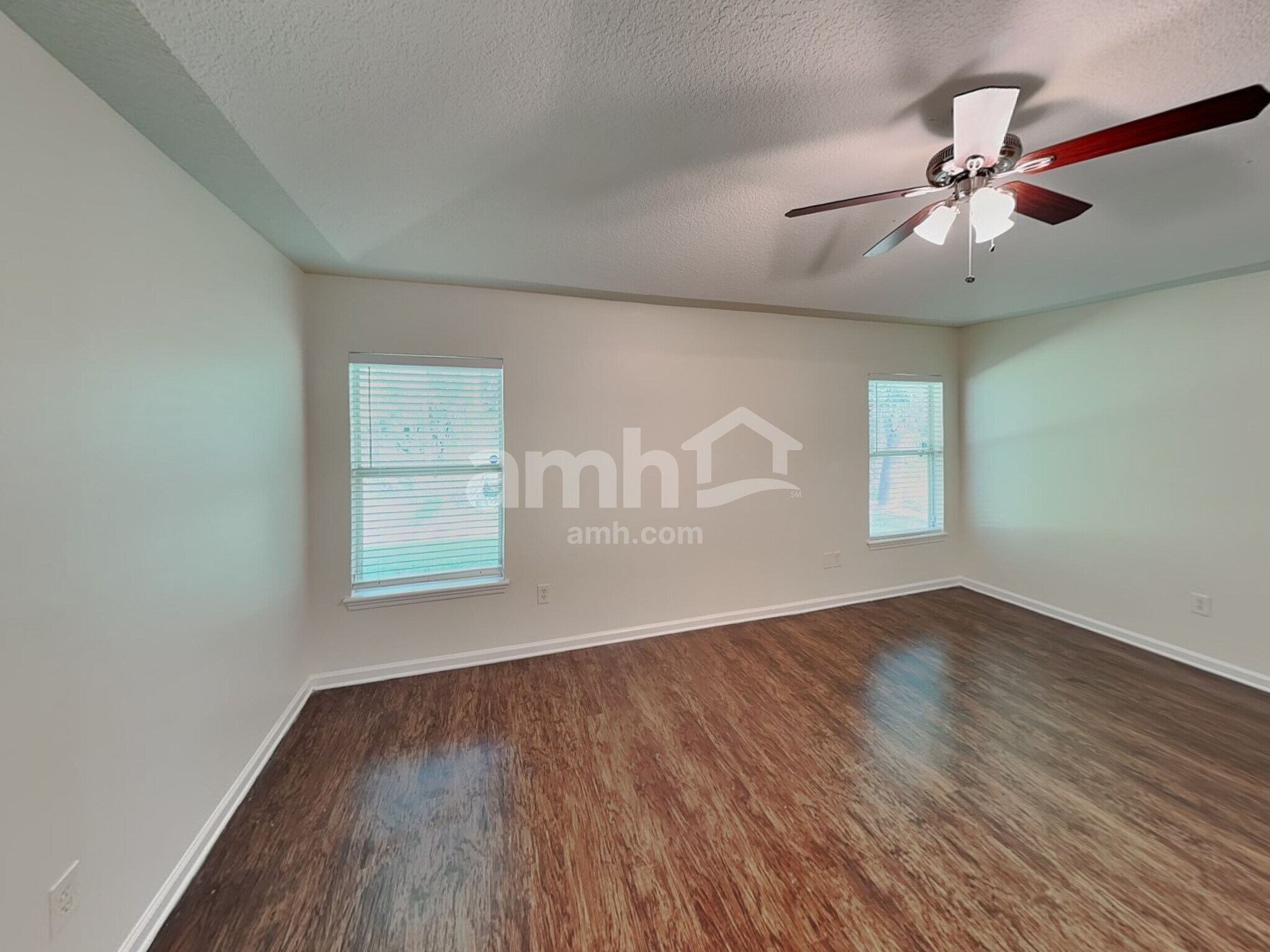 Building Photo - 11670 Deep Springs Dr N