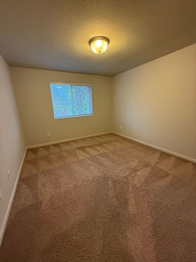 Building Photo - Impressive North Plains Home Backing to Protected Green Space – Move-In Ready!