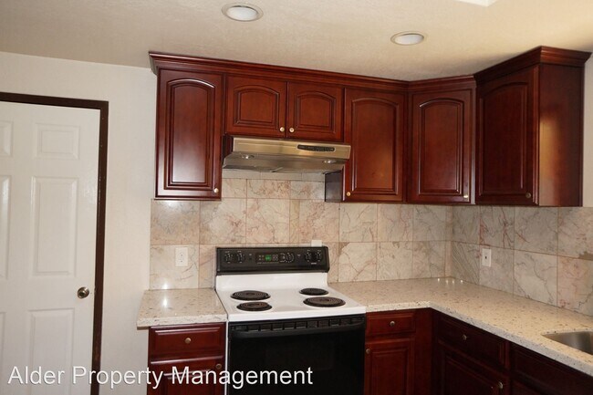 Building Photo - 4 br, 2 bath House - 17265 SE Oatfield Road