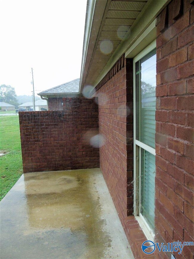 Building Photo - 5157a Maysville Rd