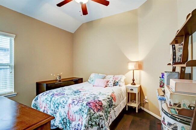 Building Photo - 4411 Eclipse Park Ct