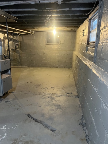 Building Photo - 63 Coit St