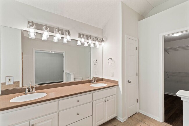 Building Photo - 371 Marshview Dr
