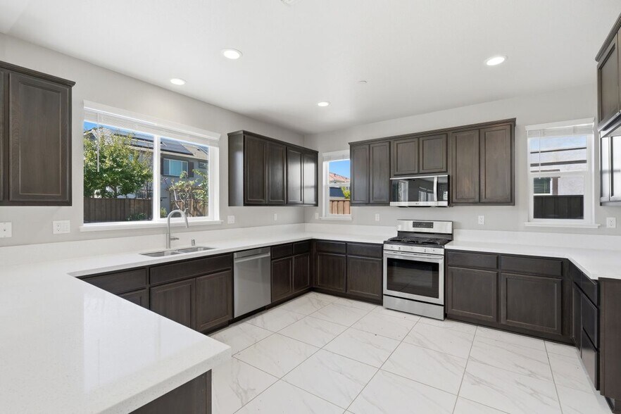 Building Photo - 453 Diamond Peak Ln