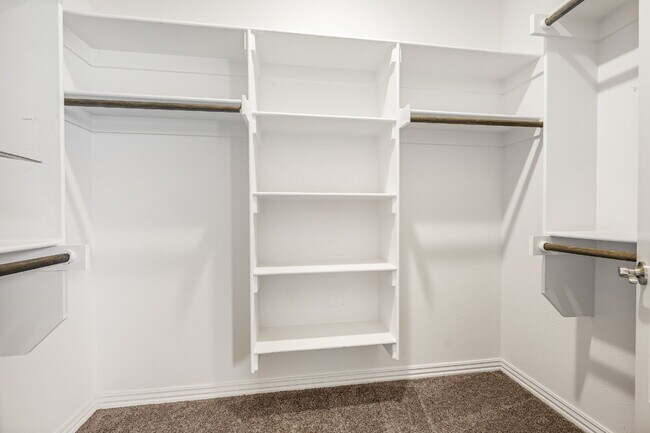 Building Photo - 2016 W Chandler Ave