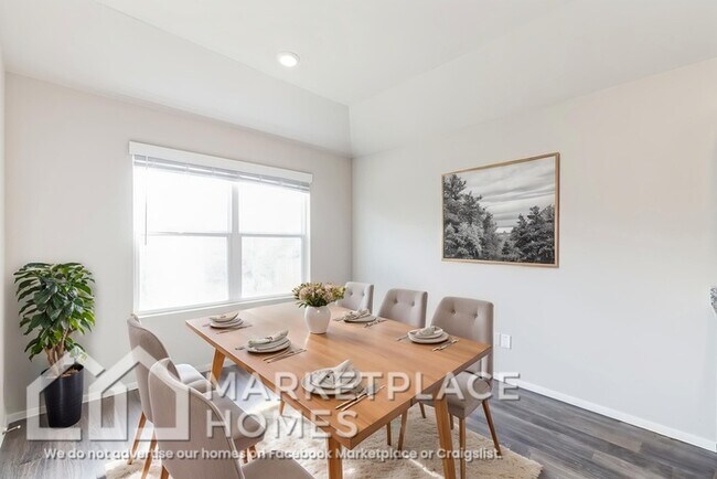 Building Photo - 884 S Brambling Ln