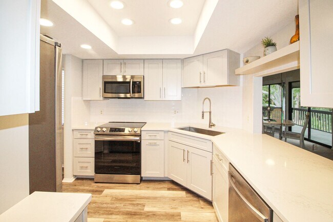 Building Photo - Pine Run Annual Condo for Rent