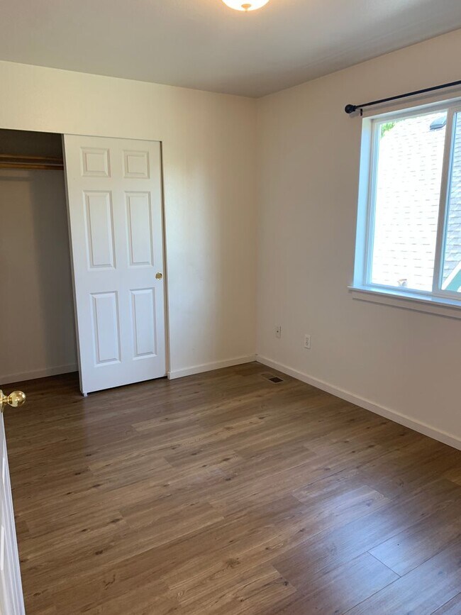 Building Photo - 2907 Duplex