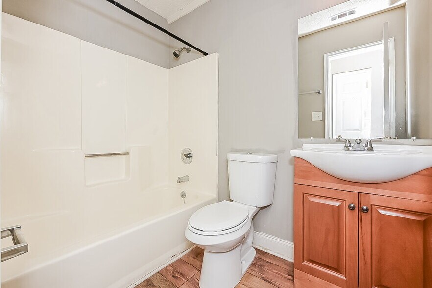 Building Photo - 8607 Forest Pointe Ct