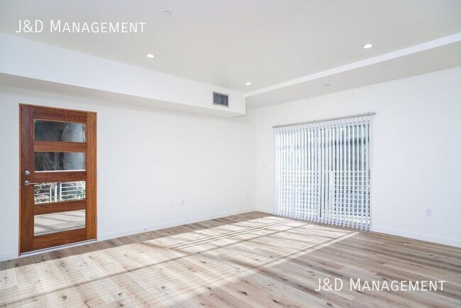 Building Photo - 3333 Reynard Way