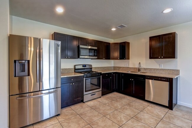 Building Photo - 3850 E Teri Ct