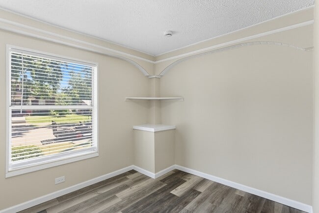 Building Photo - 1939 McCalla Ave