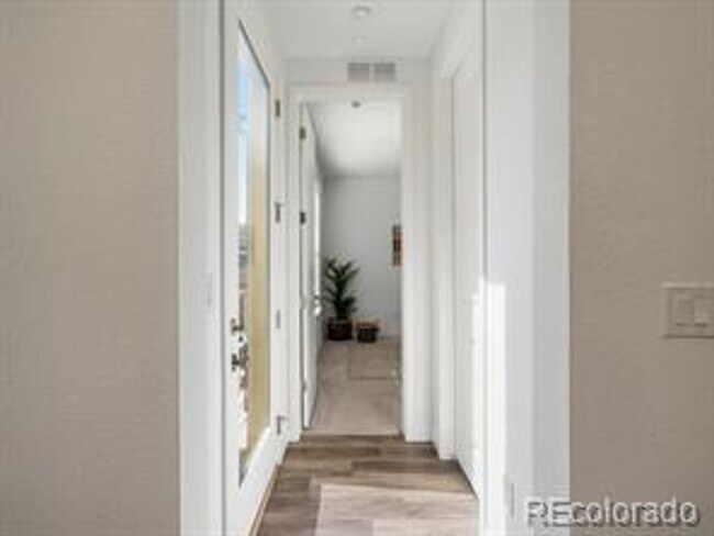 Building Photo - ***Beautiful 4 bed 3 bath nearly-new home ...