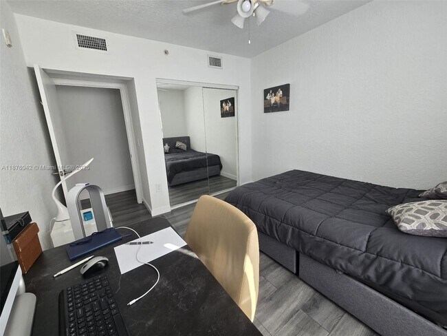 Building Photo - 7326 Collins Ave