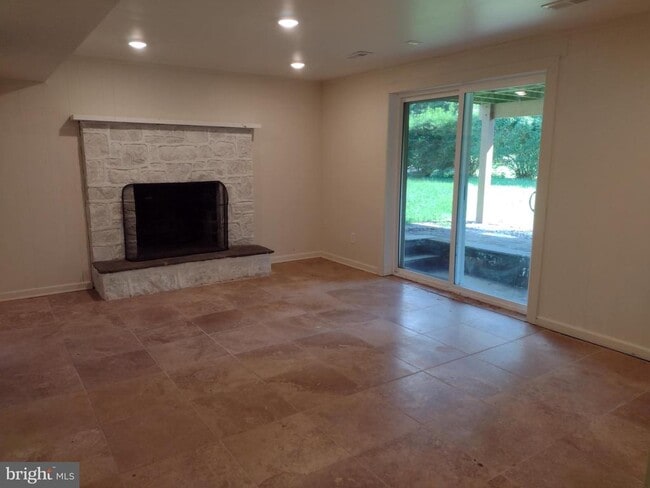 Building Photo - 64 Bogle Dr