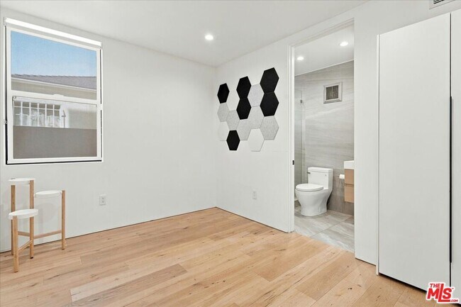 Building Photo - 6077 1/2 Horner St