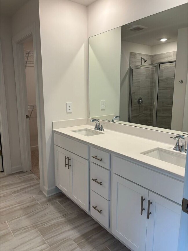 Building Photo - Brand New Build! 4 Bedrooms