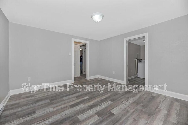 Building Photo - 531 Salem Ave