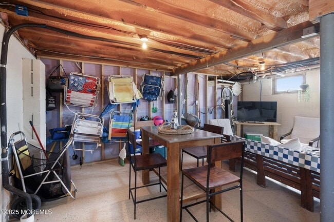 Building Photo - 167 4th Ave