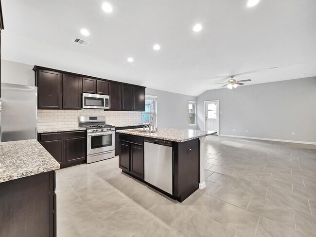 Building Photo - 29711 Breakwater Dr