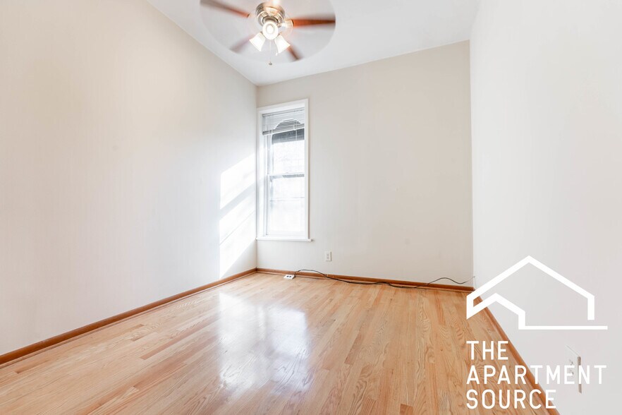 Building Photo - 1208 W Wrightwood Ave